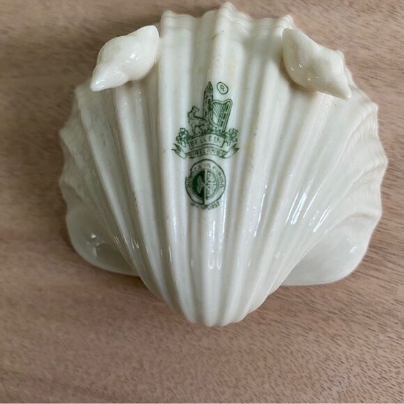 Beleek Fine Irish China  Dish and  Shell - Picture 10 of 11